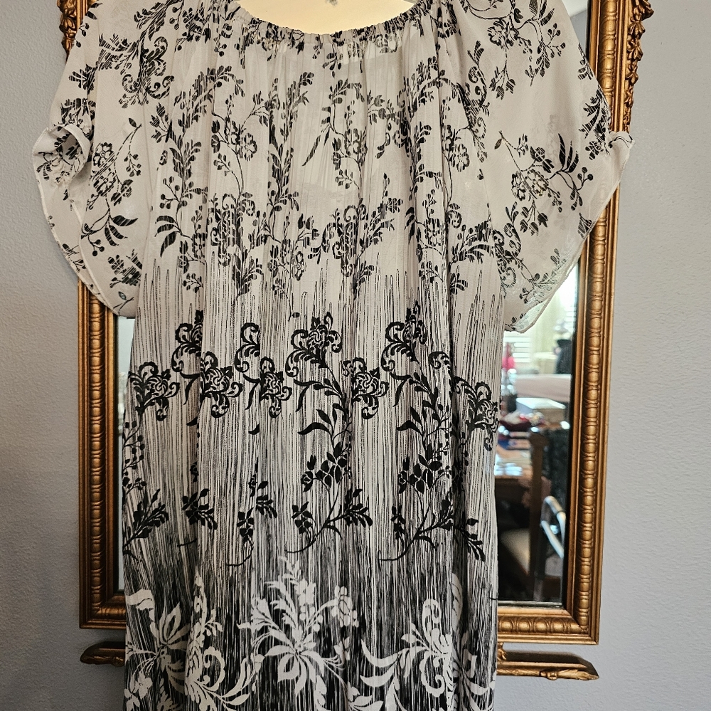 Blouse - Picture 2 of 2